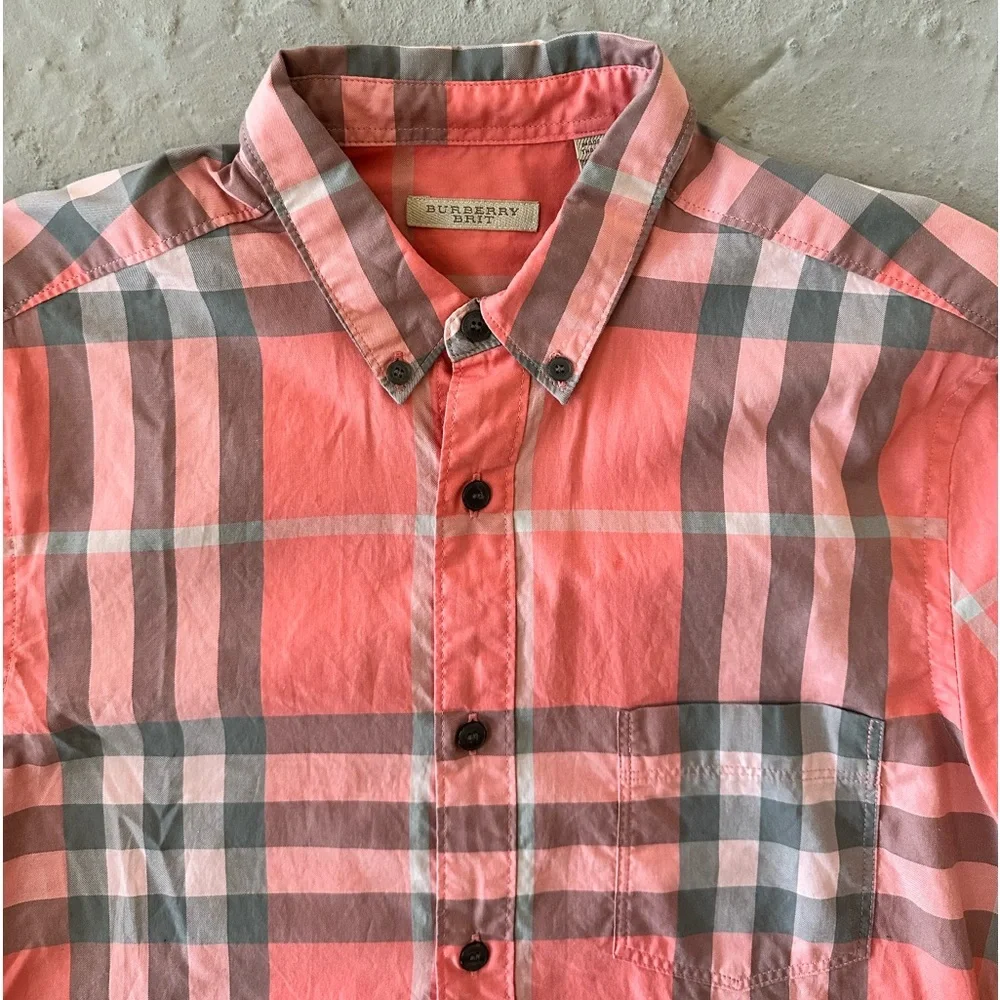 Burberry reposhing this